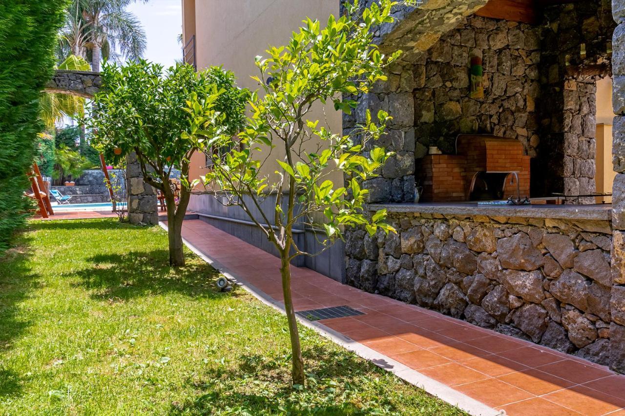 Villa Magdalena Aci Sant'Antonio ภายนอก รูปภาพ