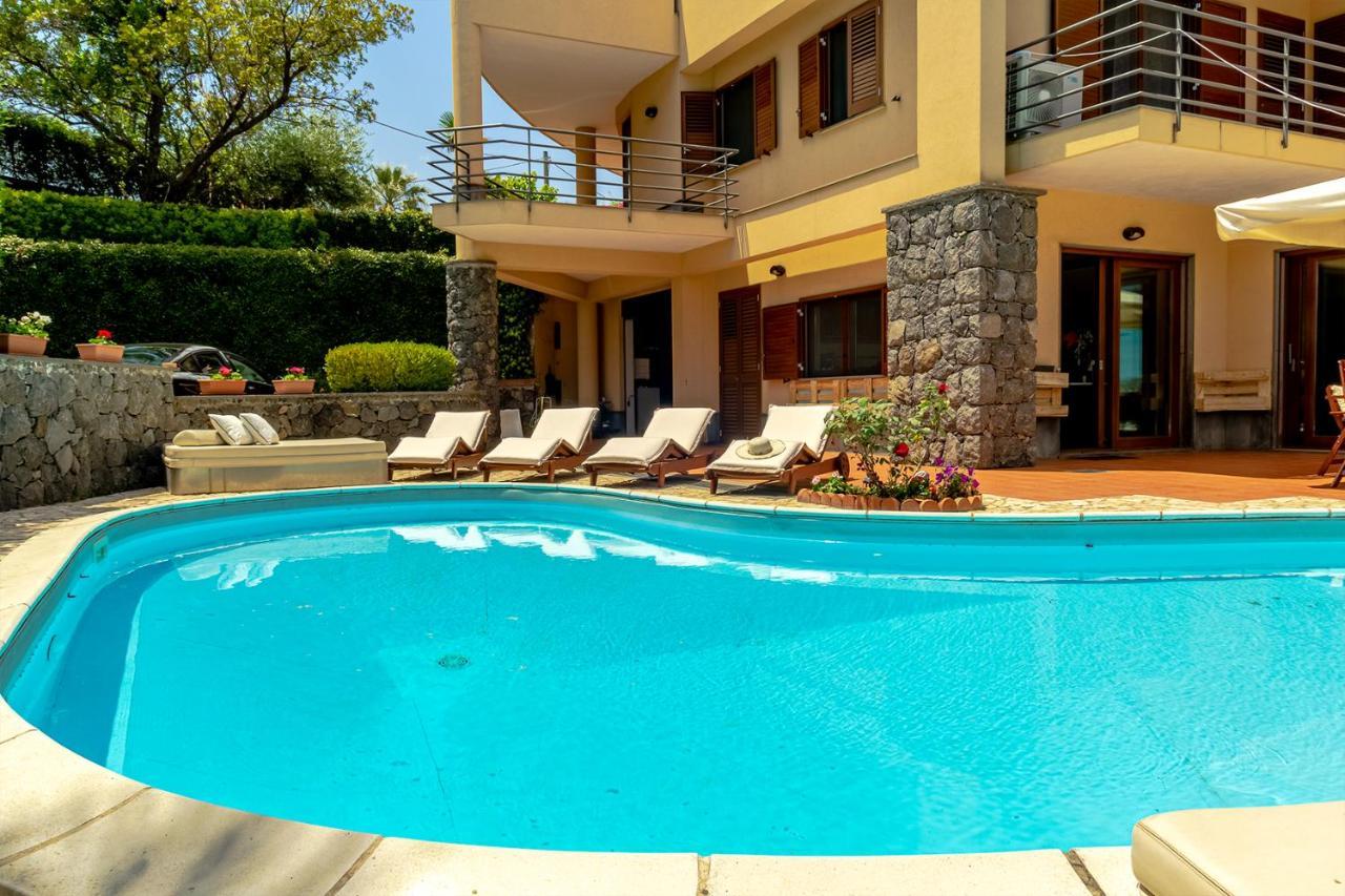 Villa Magdalena Aci Sant'Antonio ภายนอก รูปภาพ